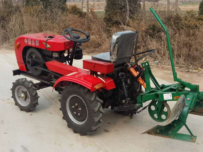 拖拉機(jī)牽引機(jī)倒車(chē)有什么技巧嗎？